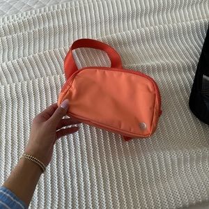 Lululemon Everywhere Belt Bag Crossbody Bag 1L
